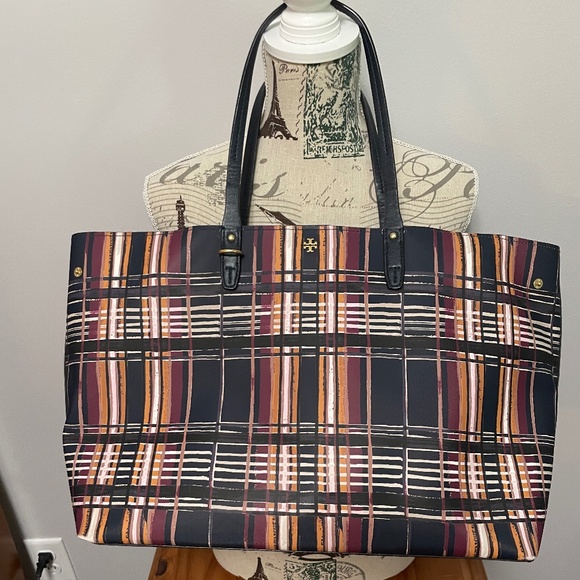 Tory Burch Handbags - HUGE Tory Burch Tote